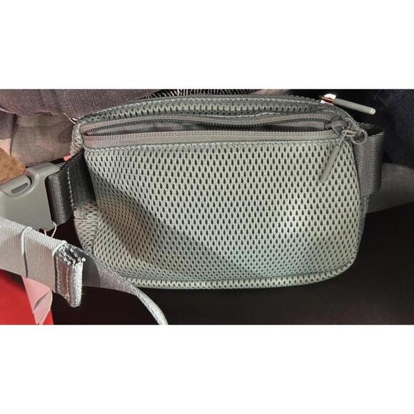 NWT Lululemon Everywhere Belt Bag Knit Mesh Adjustable Strap MSRP $48 - Picture 2 of 4